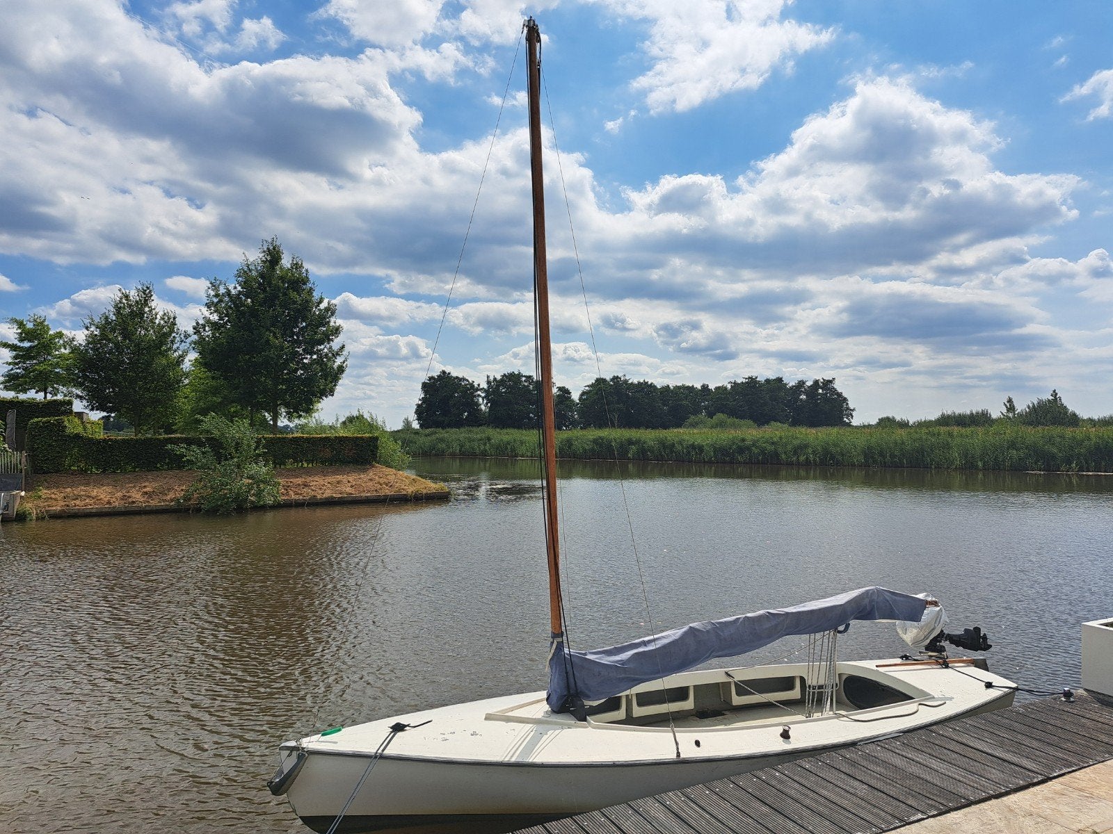 Zeilboot, Valk, met buitenboordmotor en trailer, Watersport en Boten, Ophalen, Gebruikt, Inclusief trailer, Valk