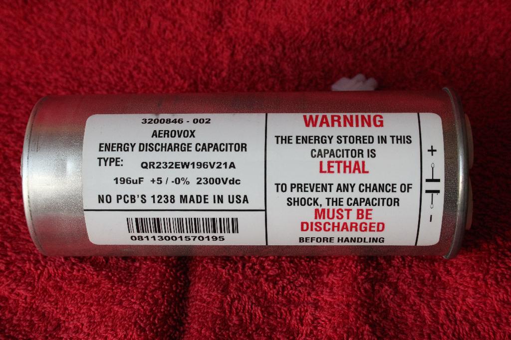 2 Aerofox condensators  2300 volt., Hobby en Vrije tijd, Elektronica-componenten, Ophalen of Verzenden, Zo goed als nieuw