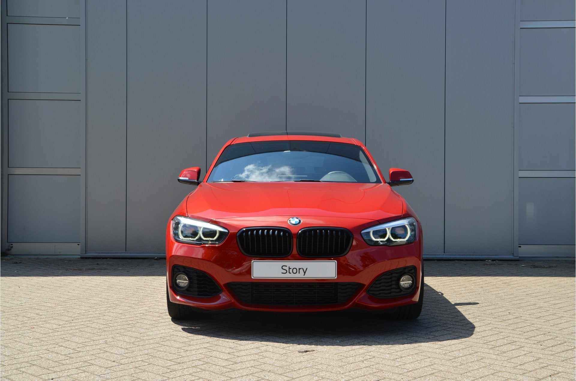 BMW 1 Serie 118i High Executive M Sport Automaat / Schuif-ka, Gebruikt, Bedrijf, 650 kg, 3 cilinders