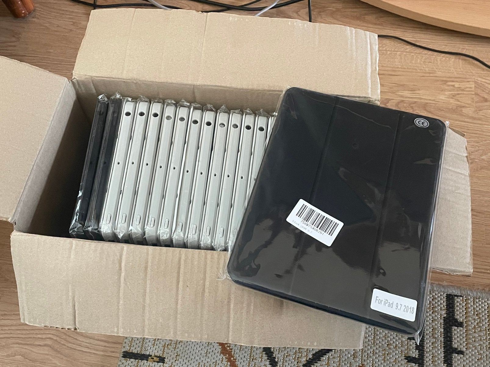 Foto 2 van Partij 6de generatie iPad (9.7 inch / 2017&2018) flipcases
