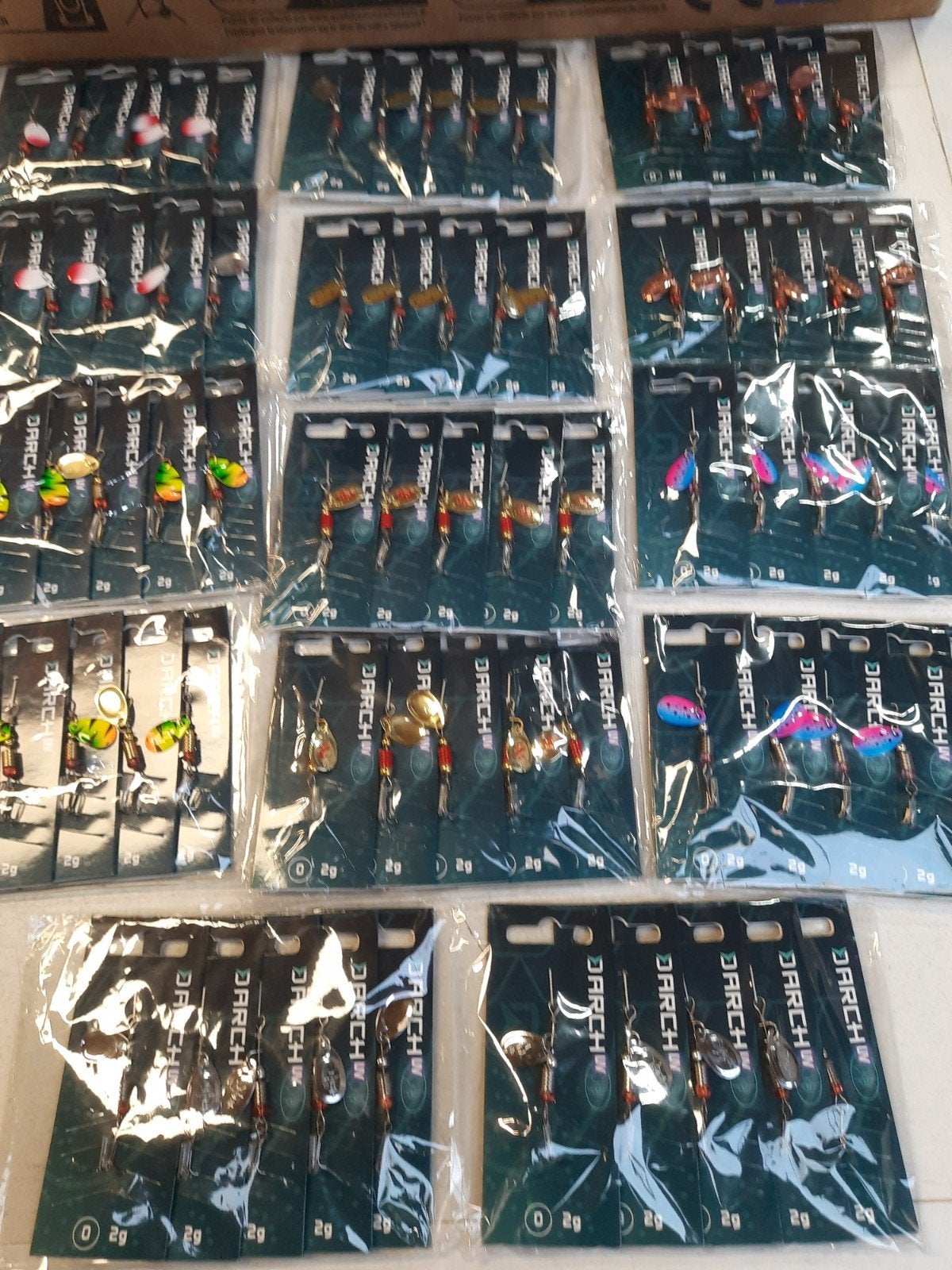 Partij van 70 delphin Arch spinners 2 gram