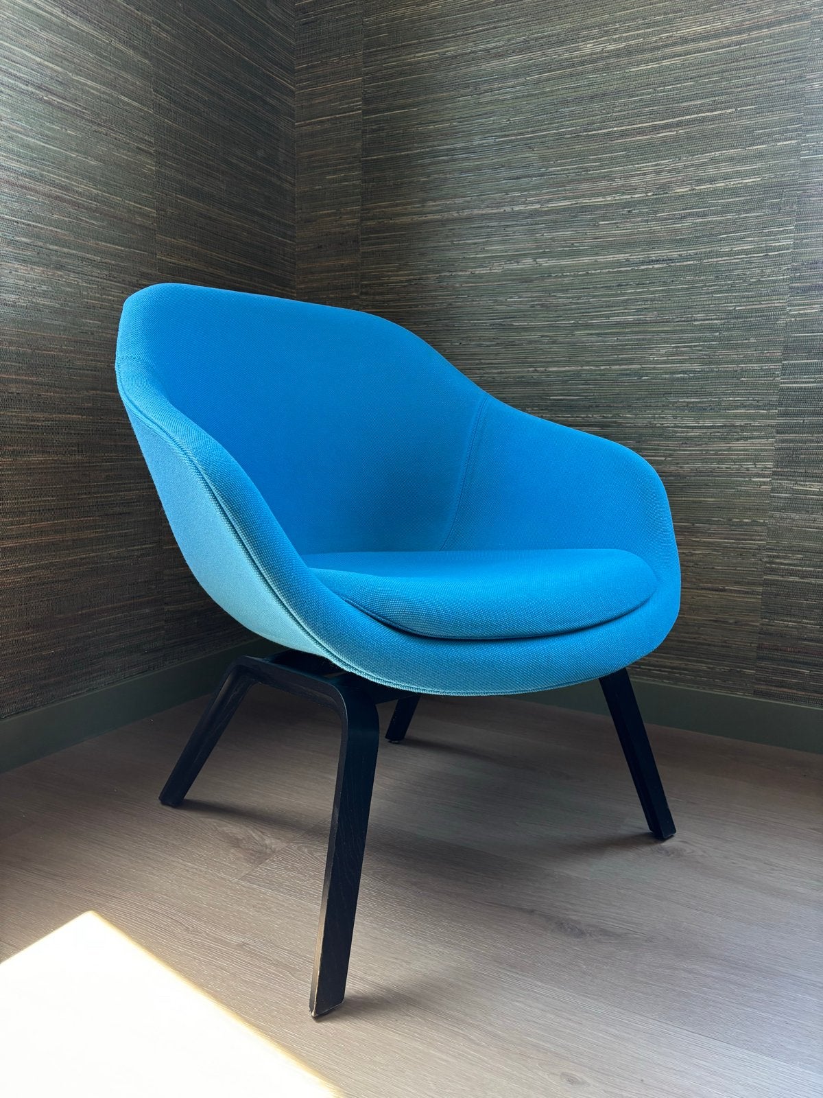 HAY About a Lounge Chair AAL83 - Blauw, Huis en Inrichting, Ophalen, Gebruikt, Blauw, Modern, scandinavisch