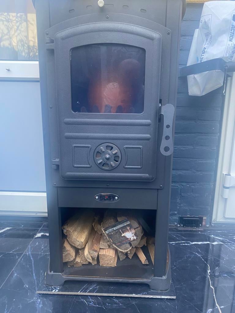Houtkachel met gietijzeren verwarmingsplaat – 7,3 kW, Ophalen of Verzenden, Zo goed als nieuw, Hout, Houtkachel