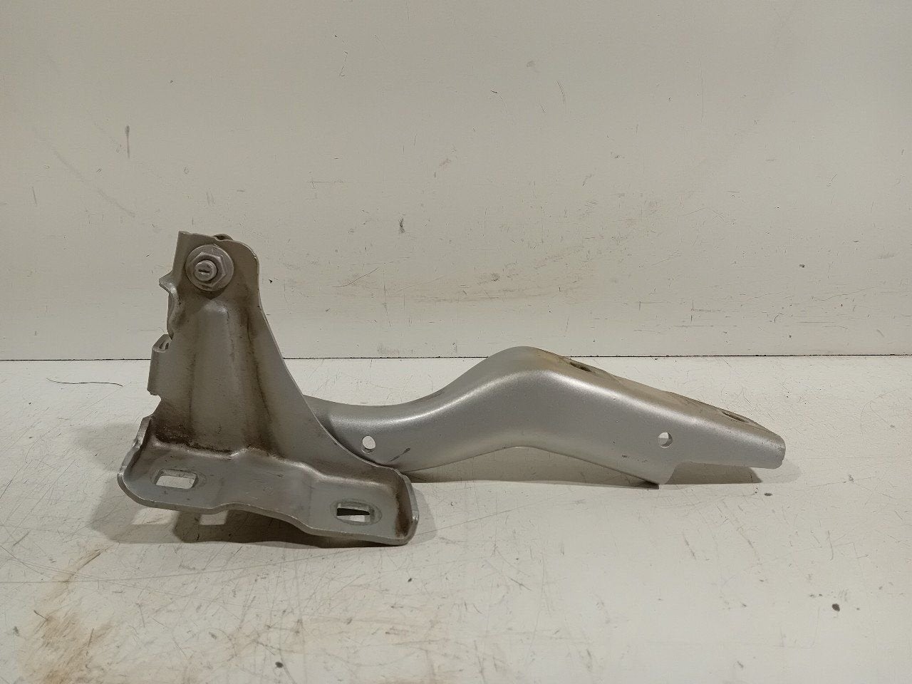 Motorkapscharnier links Fiat 500X, Onderdelen@venauto.nl, Van der Ven Autorecycling B.V., Gebruikt, Ettenseweg 76, 4706 PB Roosendaal, The Netherlands