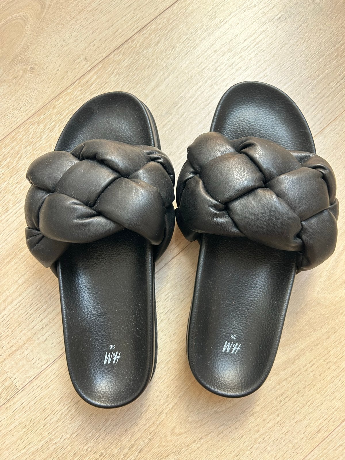 H&M Zwarte Gevlochten Slippers Maat 38, Ophalen of Verzenden, Zo goed als nieuw, Zwart, Slippers