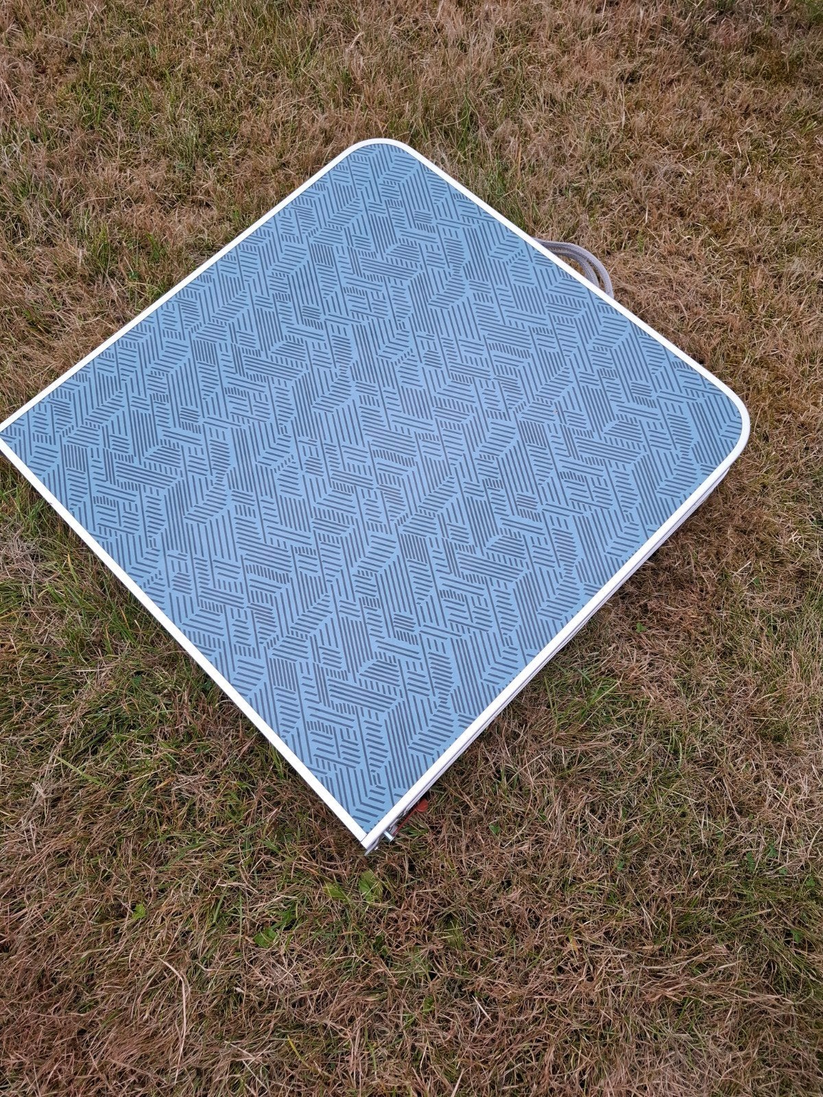 Quechua Campingtafel met 4 krukjes - Compact en Draagbaar, Ophalen, Zo goed als nieuw, Campingtafel