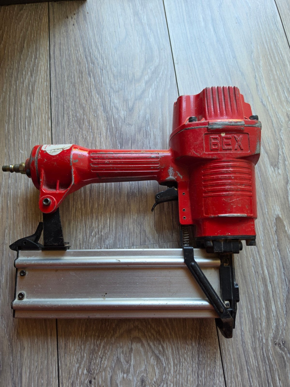 BEX T-Nailer N22/64T-1 Spijkerpistool - Gebruikt, Ophalen of Verzenden, Gebruikt, Tacker/nietmachine, Overige merken