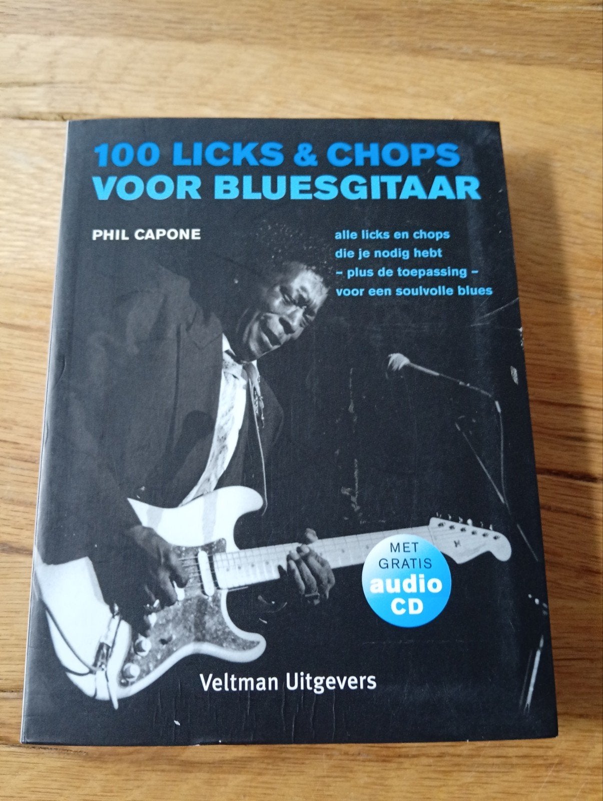 100 Licks & Chops voor Bluesgitaar + Audio CD, Postbus 100, 3740 AC Baarn, Overige typen, Ophalen of Verzenden, Zo goed als nieuw