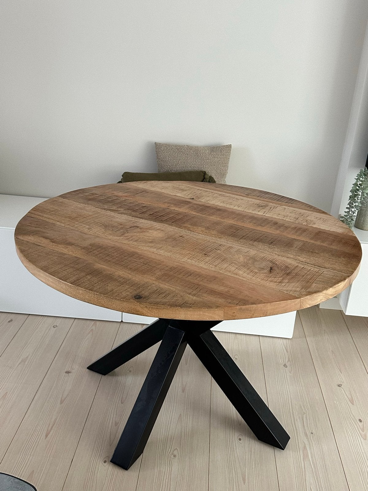 Ronde eettafel van mangohout - 120 cm diameter, Huis en Inrichting, Tafels | Eettafels, Ophalen, 100 tot 150 cm, Rond, Zo goed als nieuw