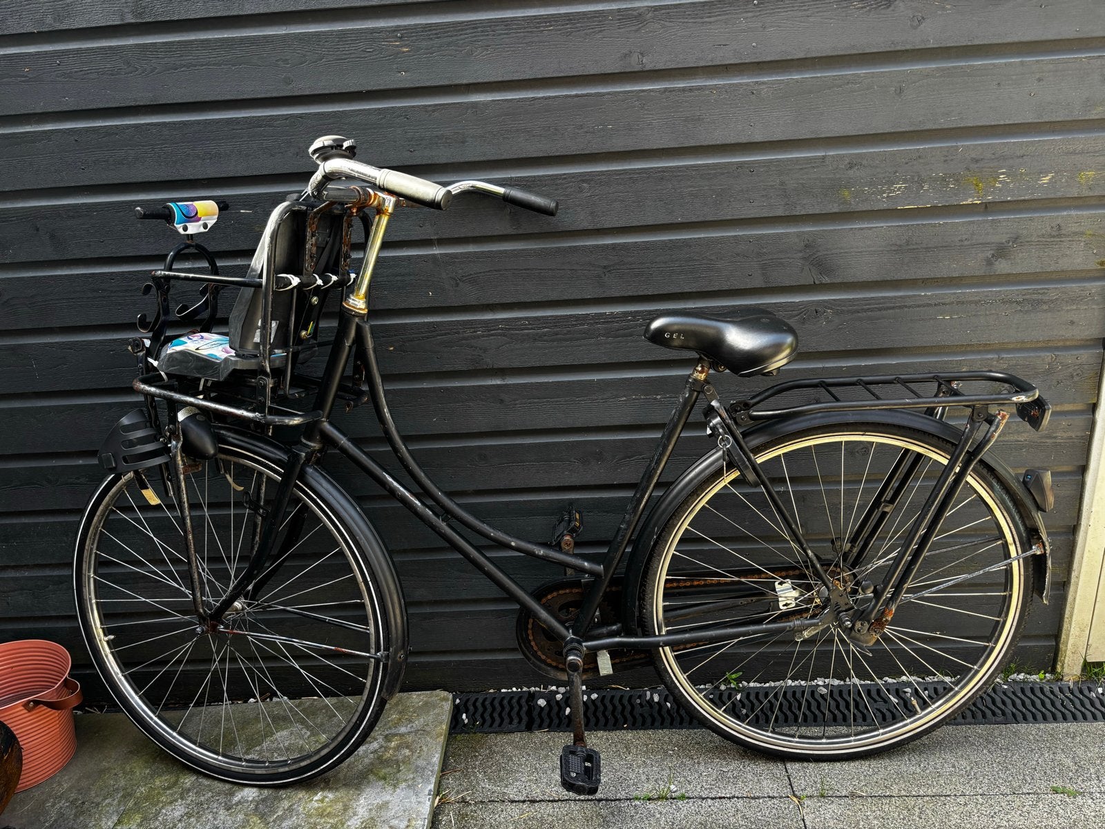 Zwarte damesfiets met voordrager en kinderzitje, Fietsen en Brommers, Terugtraprem, Ophalen, Overige merken, 53 tot 56 cm