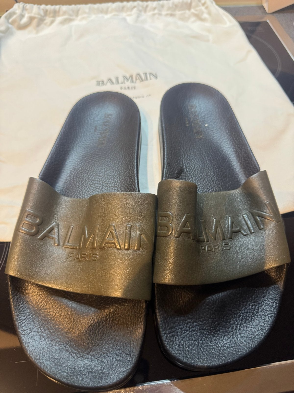 Balmain Paris Slippers - Zo goed als nieuw, Kleding | Heren, Ophalen, Zo goed als nieuw