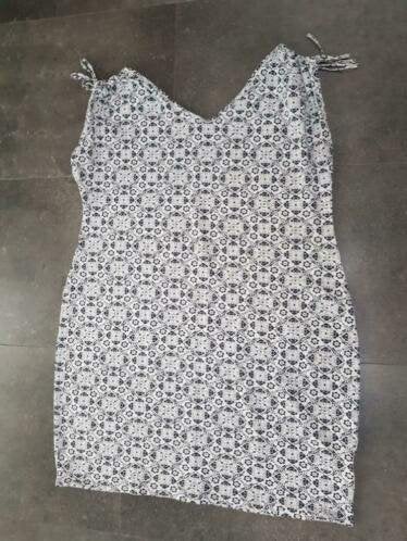 leuke jurk zonder mouwen en V-hals, maat XL, Maat 46/48 (XL) of groter, Ophalen of Verzenden, Zo goed als nieuw, Onder de knie