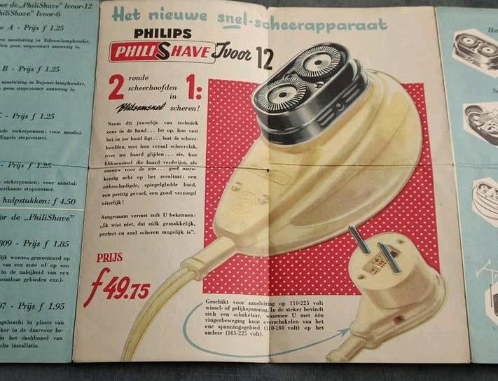 1951, FOLDER PHILIPS PHILISHAVE SCHEERAPPARAAT., Boeken, Catalogussen en Folders, Ophalen of Verzenden, Gelezen