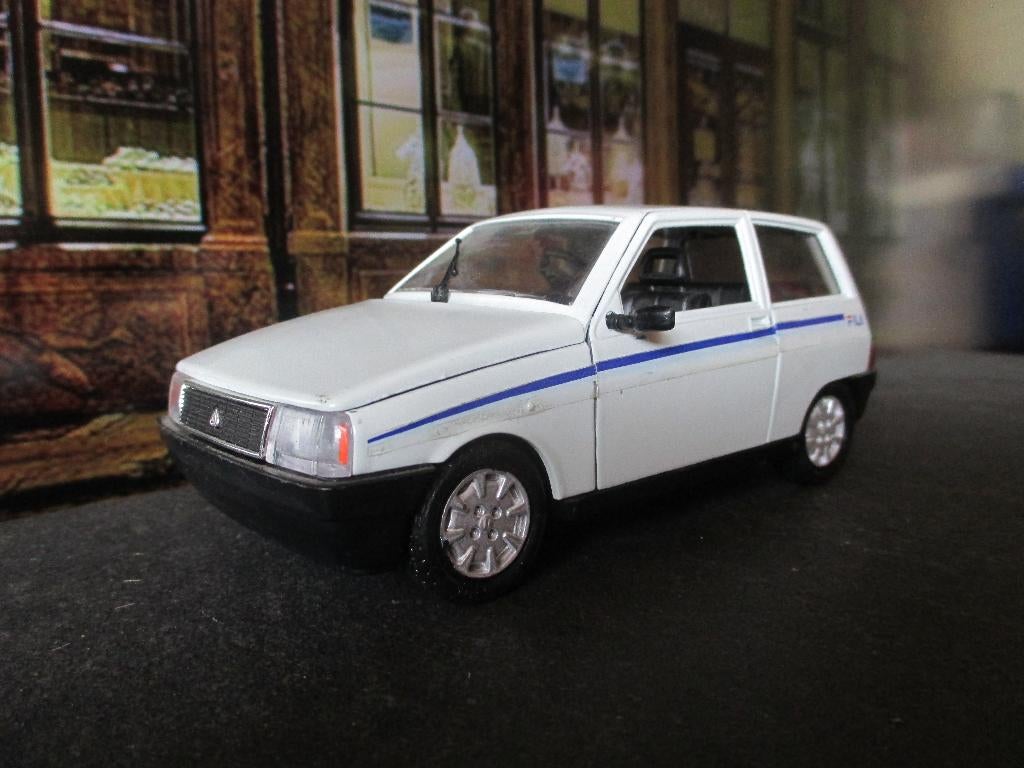 1/25 Autobianchi Lancia Y10 Ypsilon Polistil FILA, Ophalen of Verzenden, Zo goed als nieuw, Overige merken