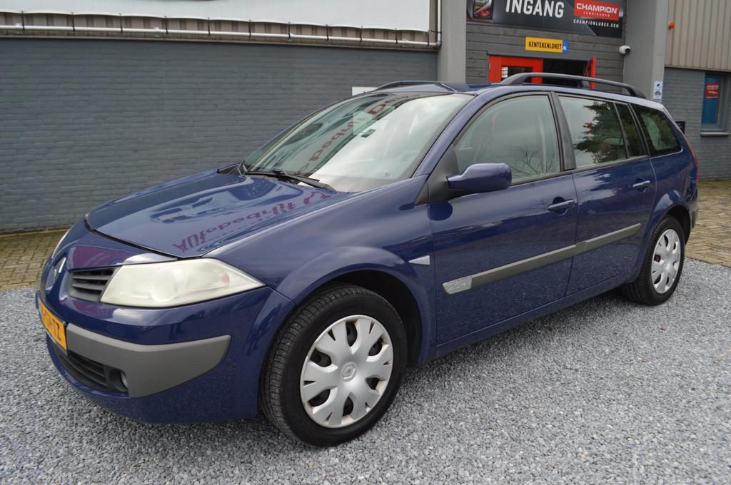 Renault Mégane Grand Tour 2.0-16V Business Line, 135 pk, Gebruikt, 4 cilinders, Blauw