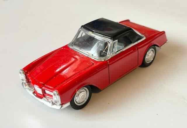 Vanguards 1-43 Scale VA47000 - 1957 Triumph TR3A, Hobby en Vrije tijd, Modelauto's | 1:43, Ophalen of Verzenden, Zo goed als nieuw