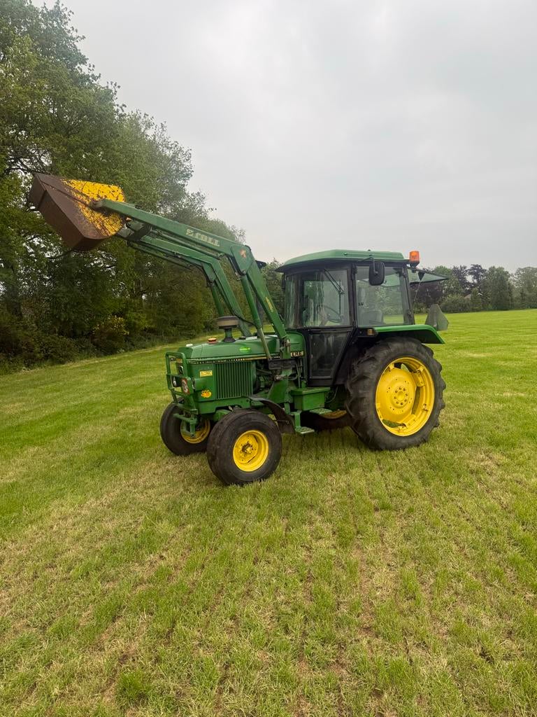 John Deere 2140 Tractor met voorlader, John Deere, 80 tot 120 Pk, Gebruikt, Meer dan 10000