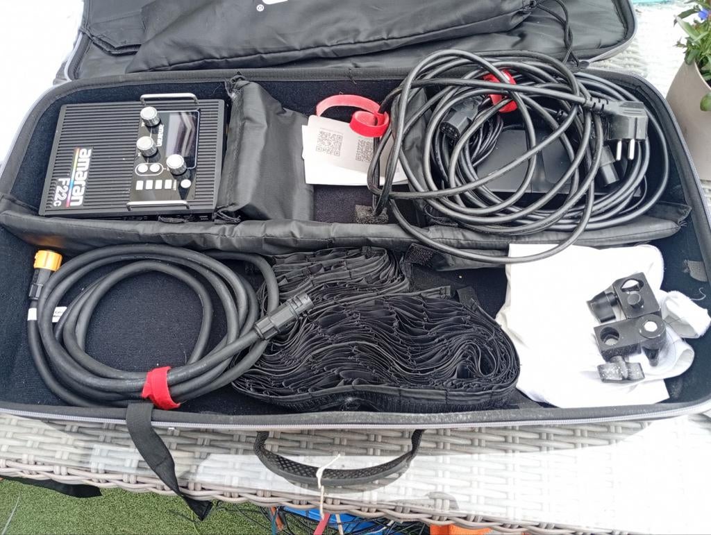 Amaran F22c RGBWW LED Flexibel Paneel Kit, Audio, Tv en Foto, Fotografie | Fotostudio en Toebehoren, Ophalen of Verzenden, Zo goed als nieuw