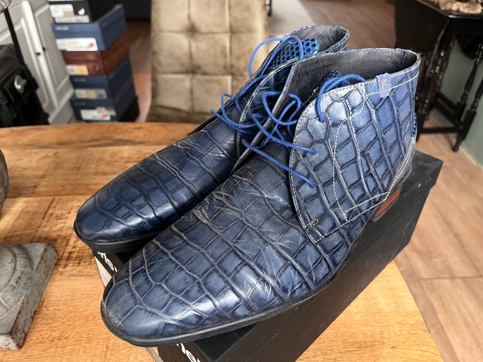 Van Bommel maat 8, Ophalen of Verzenden, Zo goed als nieuw, Blauw
