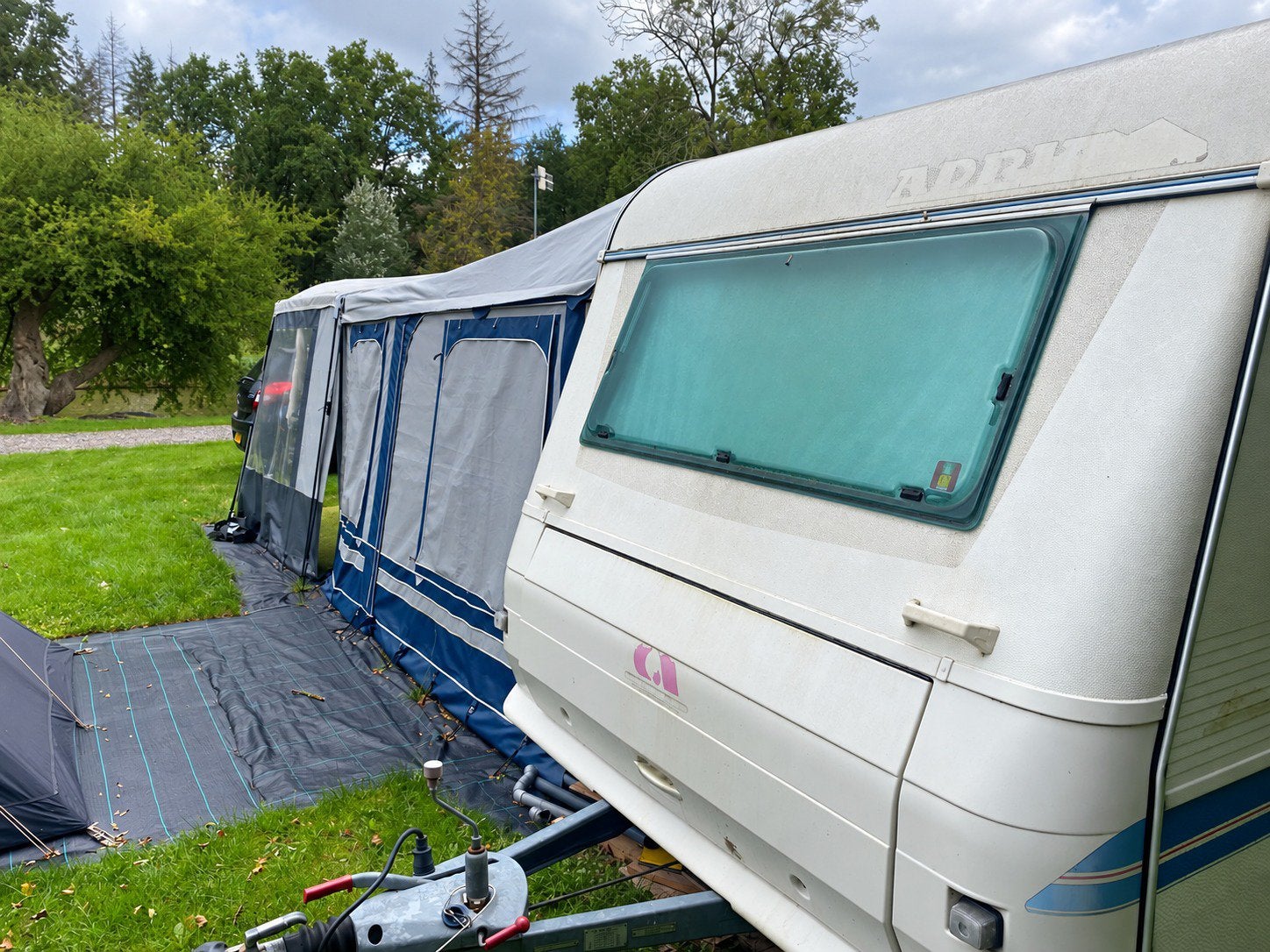 Adria Unica  502 DK Stapelbed 5pers ruime voortent, Particulier, Dwars-stapelbed, Adria, 5 tot 6 meter