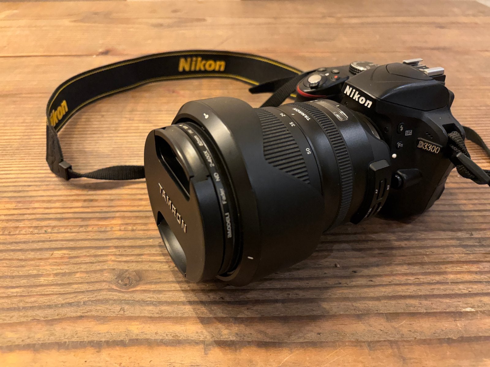 Nikon D3300 DSLR met 4 lenzen, flitsers en accessoires, Externe flitser, Ophalen of Verzenden, Zo goed als nieuw, Nikon