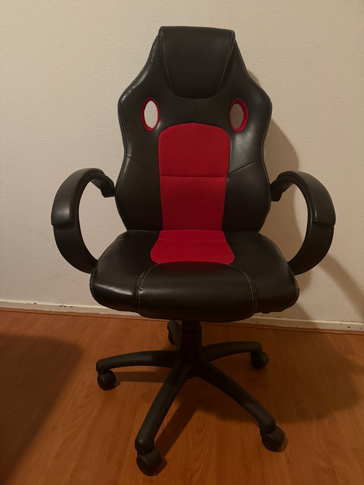 Bureau stoel, Huis en Inrichting, Ophalen, Gaming bureaustoel, Zo goed als nieuw, Rood
