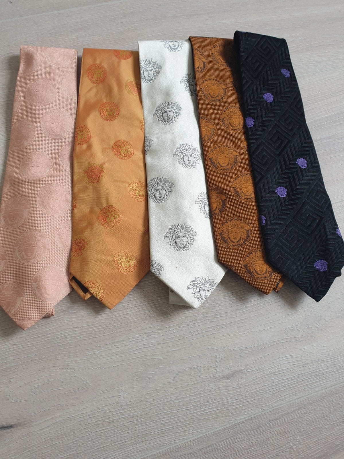 Versace stropdassen 100%zijde zgan €50, Ophalen, Overige kleuren, Zo goed als nieuw, Met patroon