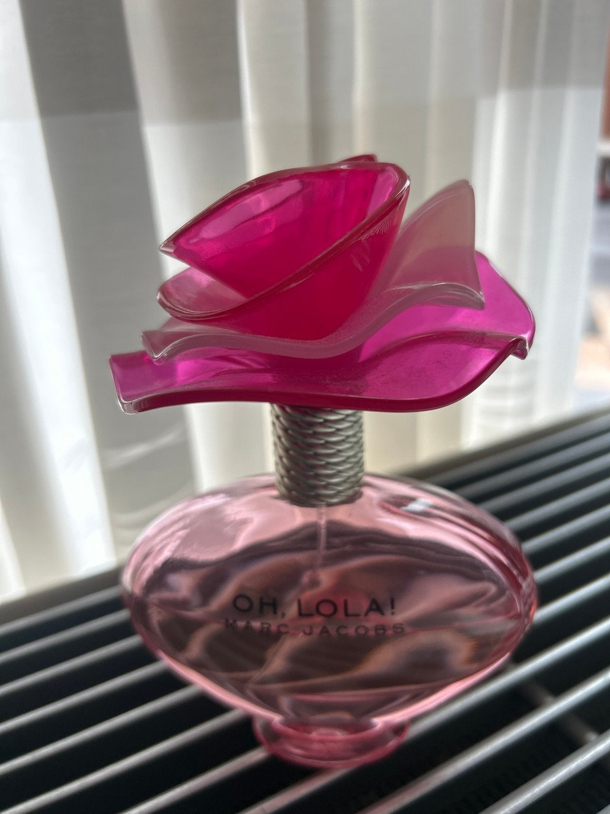 Marc Jacobs Oh, Lola! Eau de Parfum - 60 ml inhoud, Ophalen of Verzenden, Gebruikt