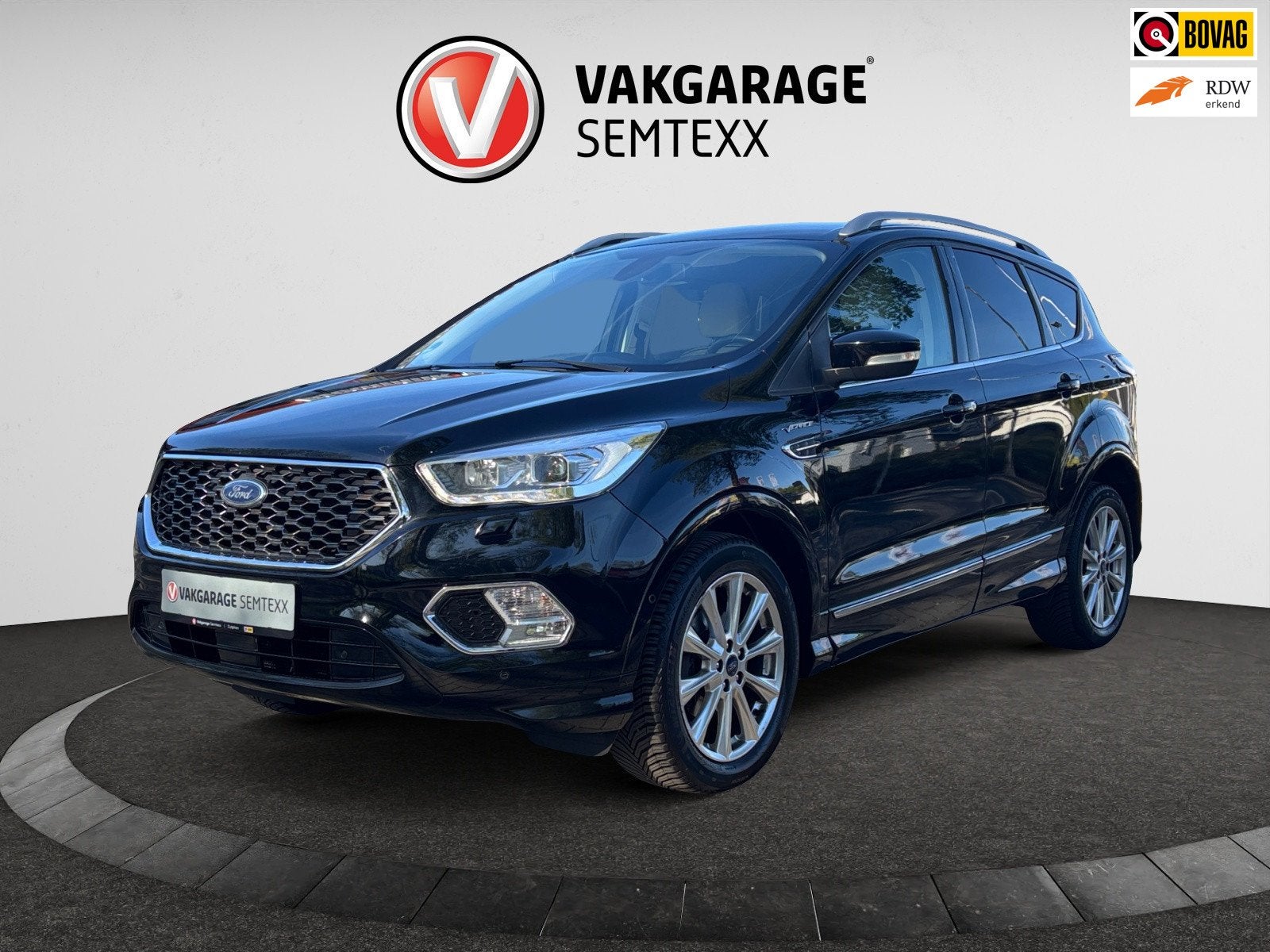 Ford Kuga 1.5 EcoBoost Vignale ! | All-Season | Clima | Came, Auto's, Ford, Euro 6, 4 cilinders, Zwart, Leder