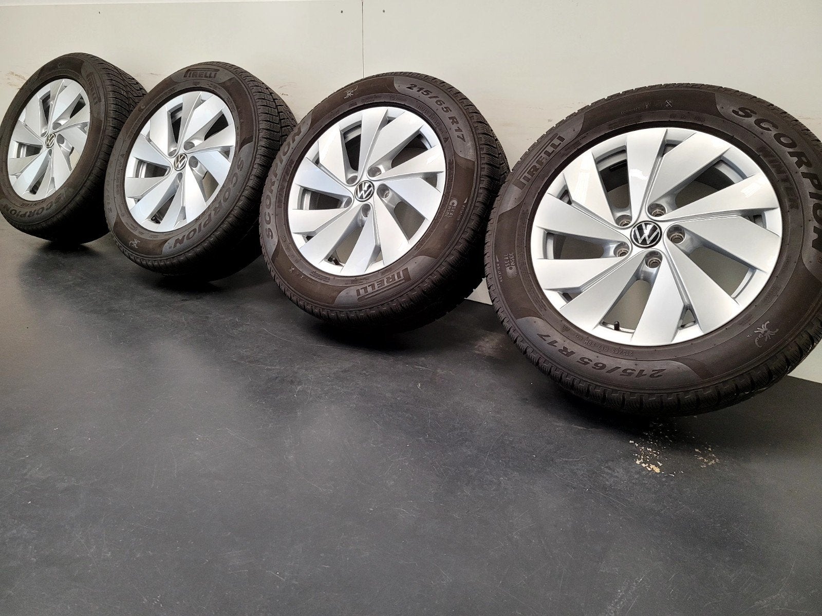 17 inch VW Tiguan velgen 215 65 17 winter ZGAN seat skoda, Ophalen, Banden en Velgen, 17 inch, Winterbanden