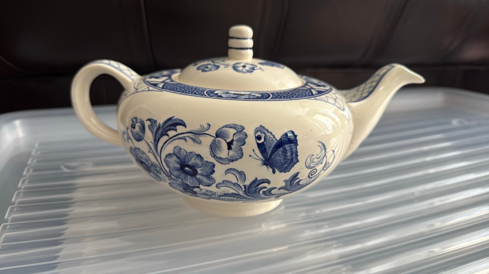 Theepot SOCIETE CERAMIQUE BUTTERFLY, Antiek en Kunst, Ophalen of Verzenden