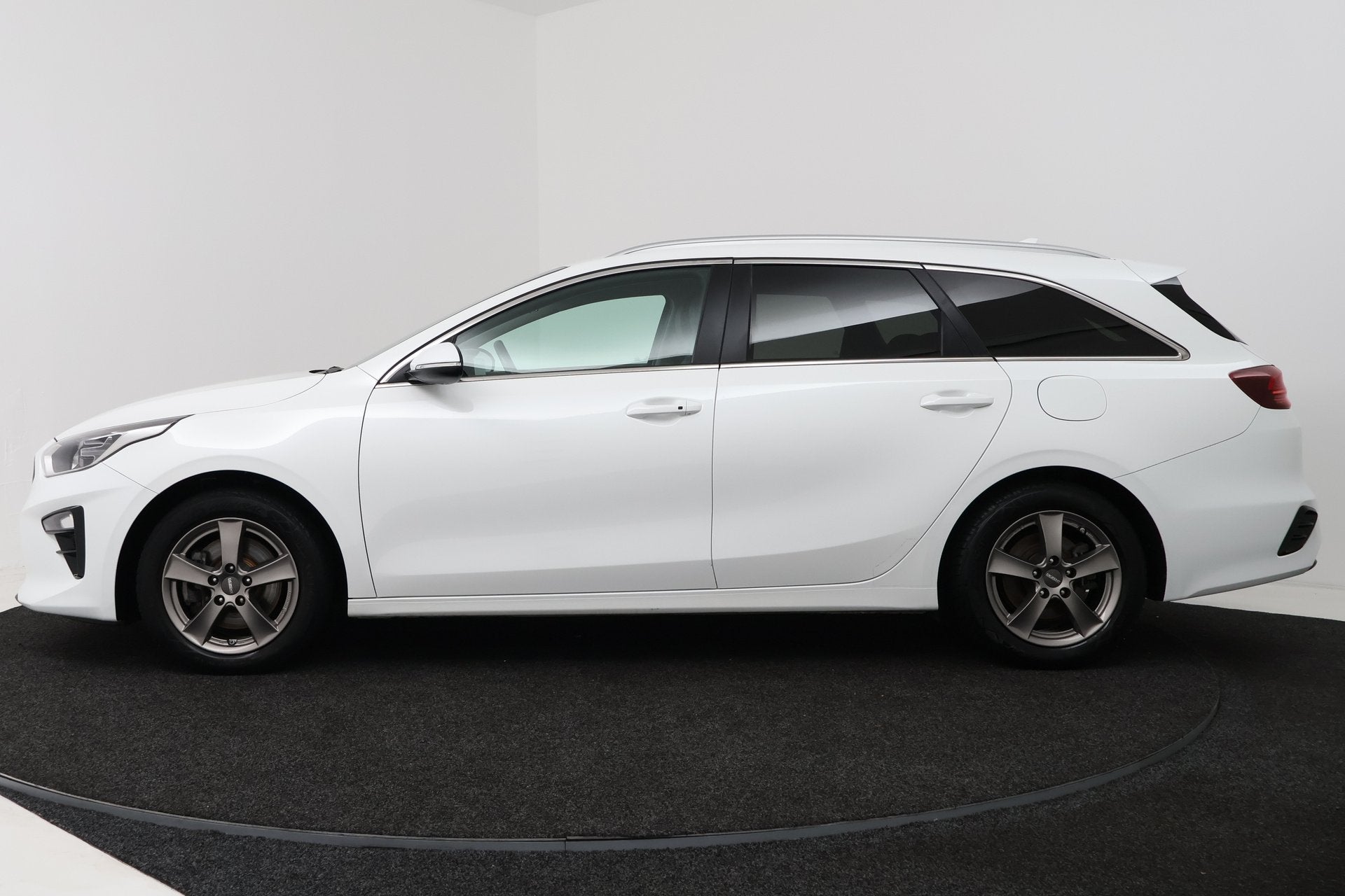 Kia Ceed Sportswagon 1.0 T-GDi DynamicPlusLine (STOEL/STUUR, Auto's, Voorwielaandrijving, Stof, Gebruikt, Wit