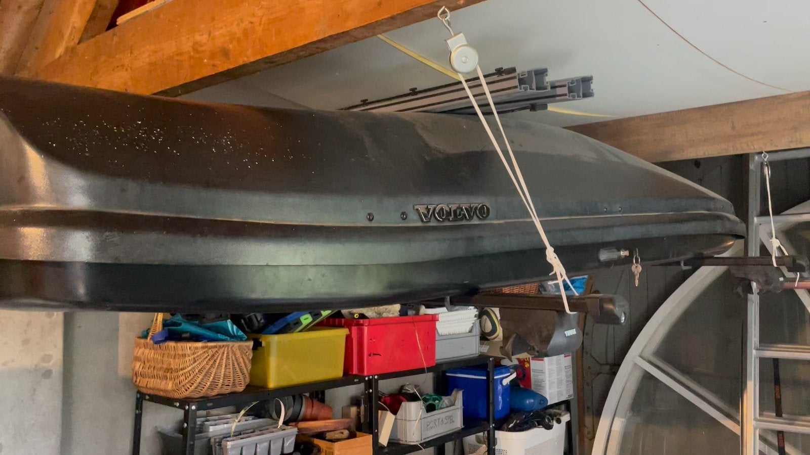 Volvo skibox met dragers, zwart, Auto diversen, Dakkoffers, Ophalen, Gebruikt