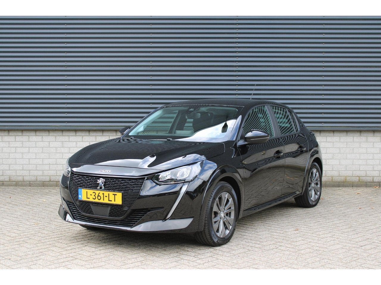 Peugeot e-208 EV Blue Lease Active 50 kWh SOH 93% (bj 2021), Auto's, Verwarmde buitenspiegels, 136 pk, Gebruikt, Zwart