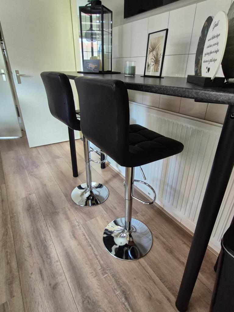 Bar met barkrukken, Ophalen, 60 tot 90 cm