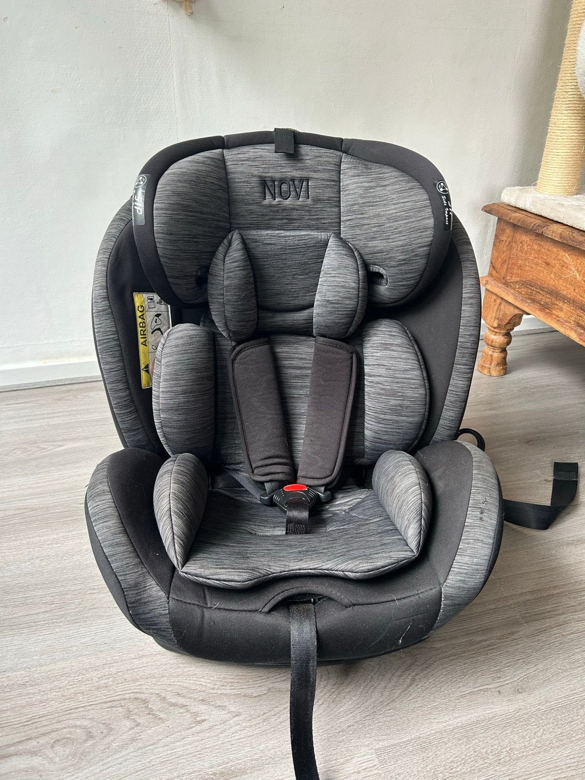 Novi baby Goliath autostoeltje met isofix draait 90graden, Overige merken, Autogordel of Isofix, Gebruikt, Verstelbare rugleuning