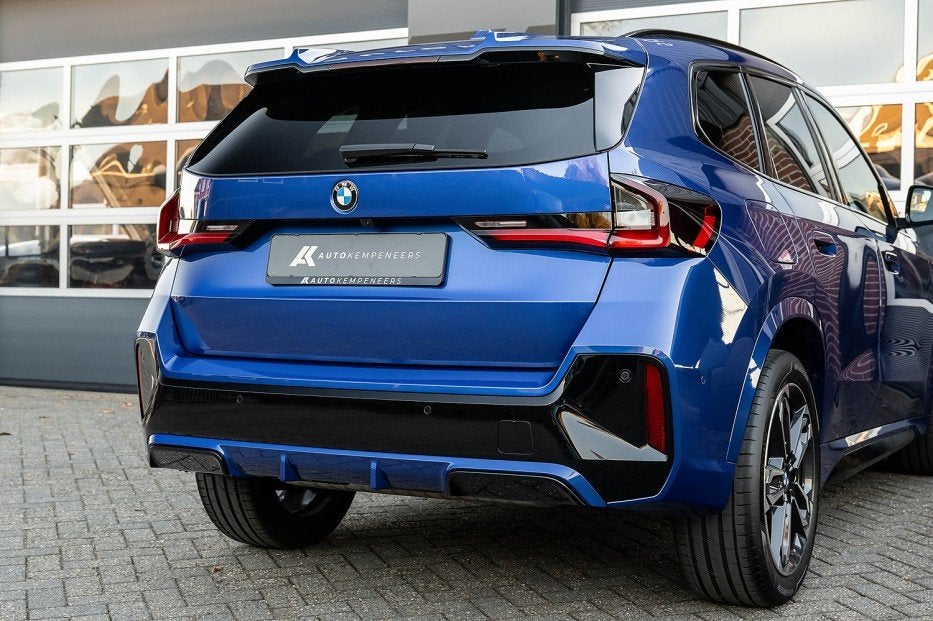 BMW X1 sDrive20i M Sport Pro | Shadow | Driving Ass. Plus |, Gebruikt, Blauw, Alcantara, Bedrijf