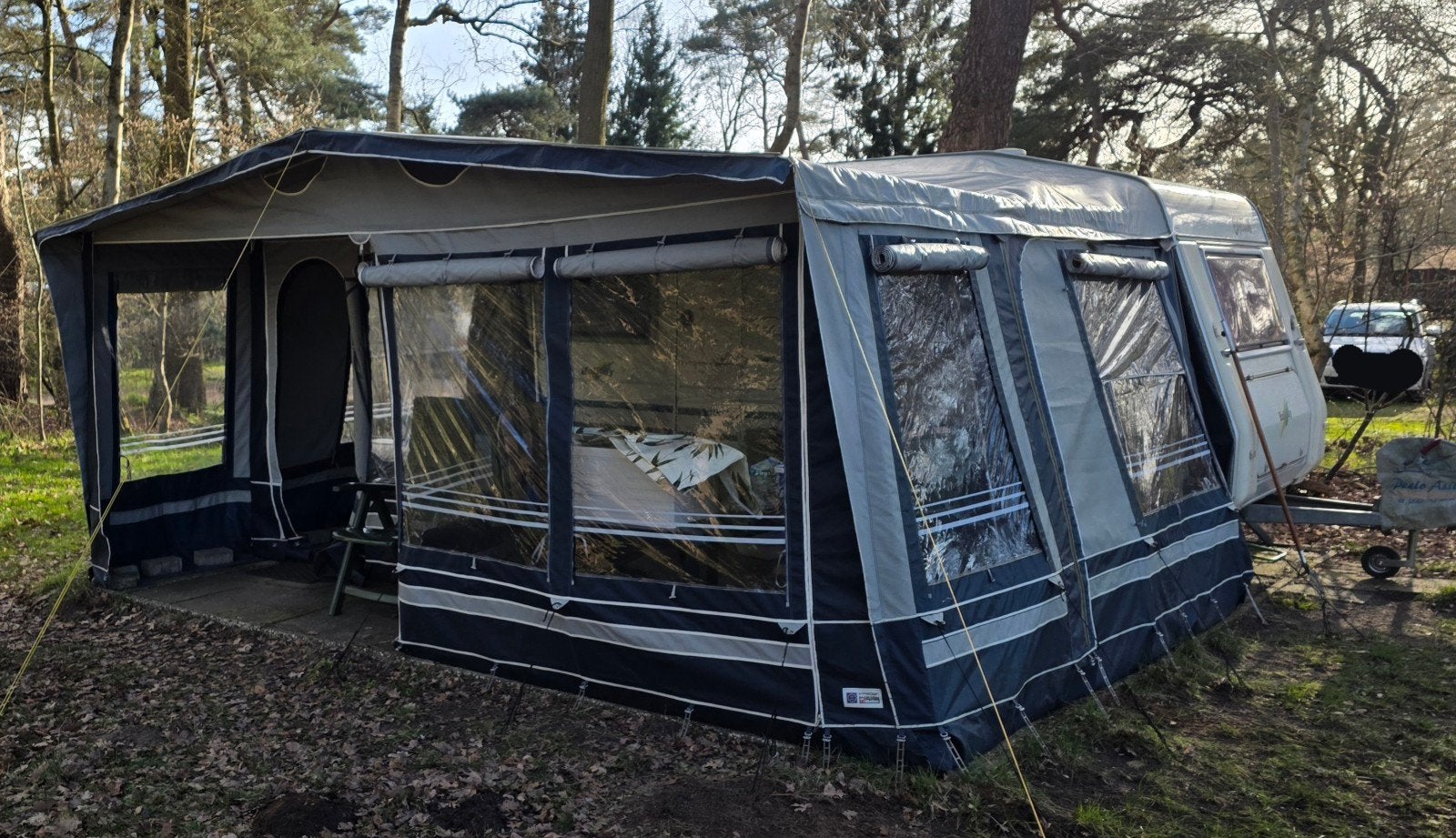 Eifelland Holiday Caravan met voortent, Caravans en Kamperen, Rondzit, 5 tot 6 meter, Tot en met 4, Ringverwarming
