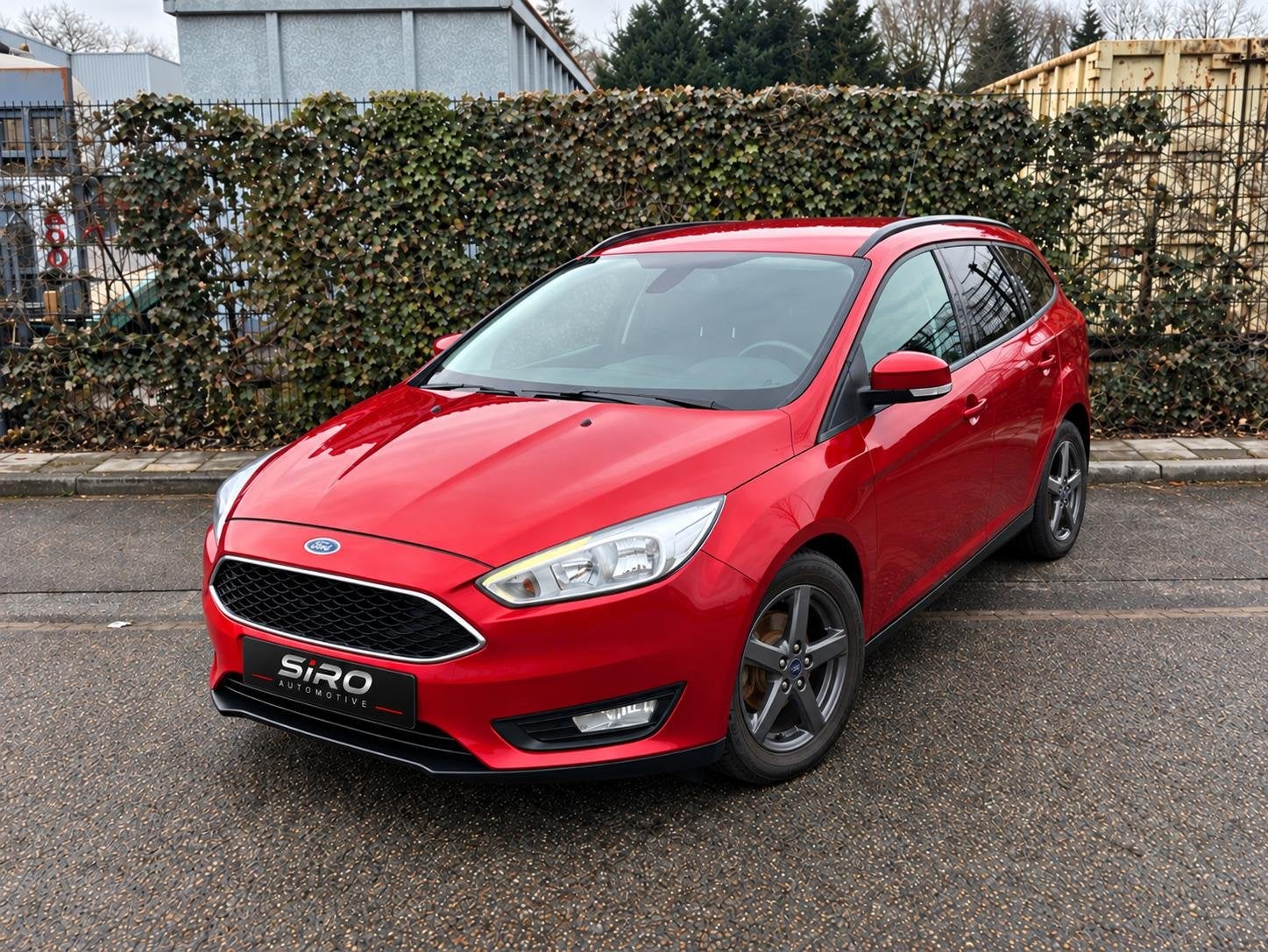 Ford Focus Wagon 1.0 Edition * Navi * Nieuwe Distr. * Garant, Verwarmde buitenspiegels, Gebruikt, Euro 6, Handgeschakeld