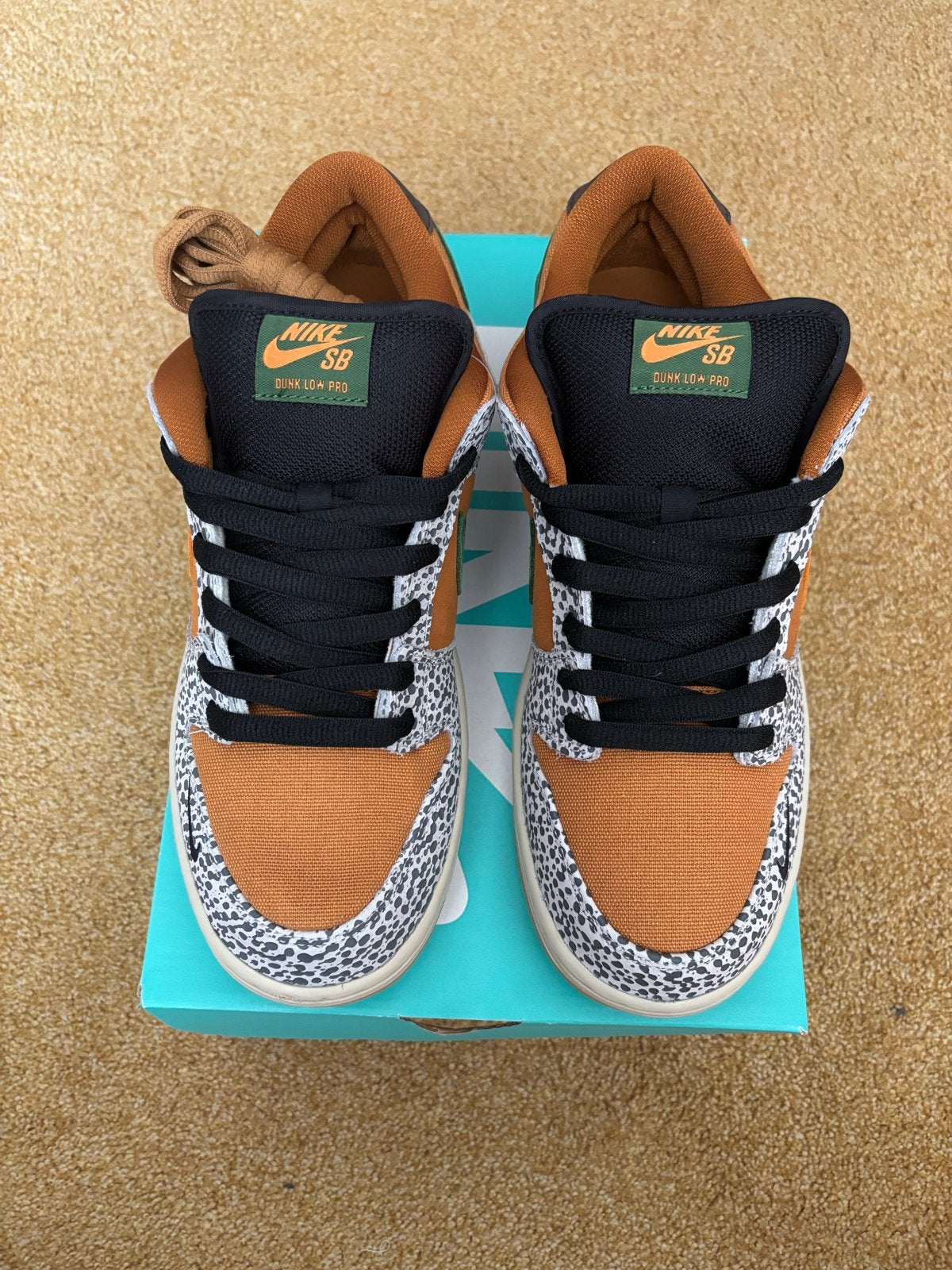 TE KOOP: Deadstock Nike SB Dunk Low Pro ISO 'Atmos Safari’, Kleding | Heren, Schoenen, Ophalen of Verzenden, Nieuw, Bruin, Sneakers of Gympen