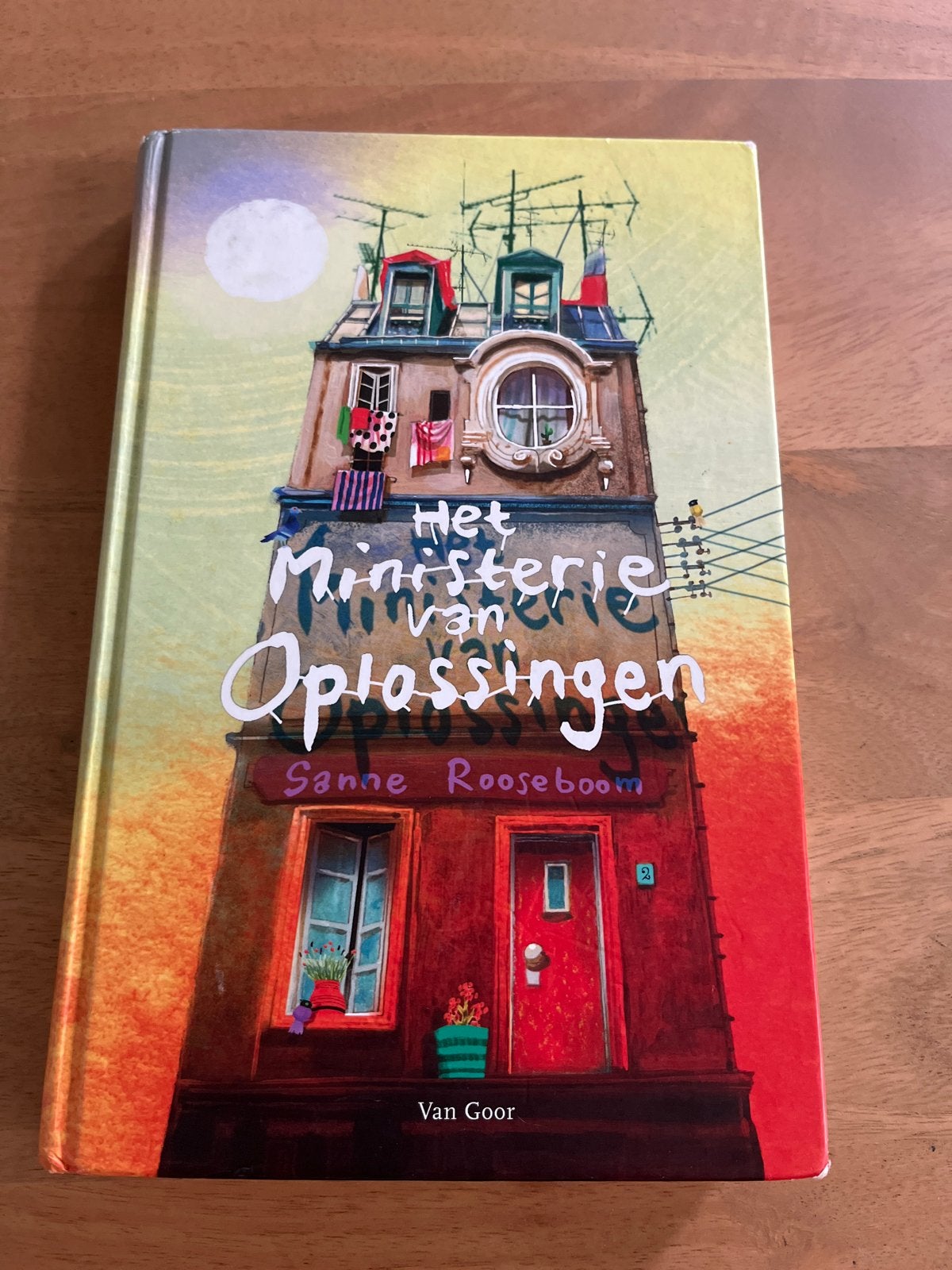 Het Ministerie van Oplossingen - Sanne Rooseboom, Ophalen of Verzenden, Zo goed als nieuw, Fictie