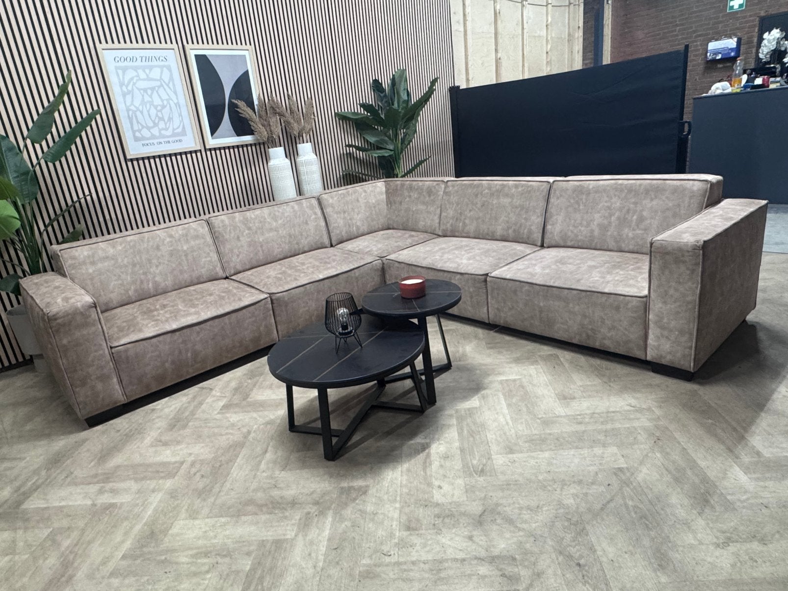 ZGAN Modulaire Velvet Elementen Hoekbank - Beige - 293 x 293, Huis en Inrichting, Banken | Bankstellen, -, Velvet elementen modulaire hoekbank hotel chiq modern beige