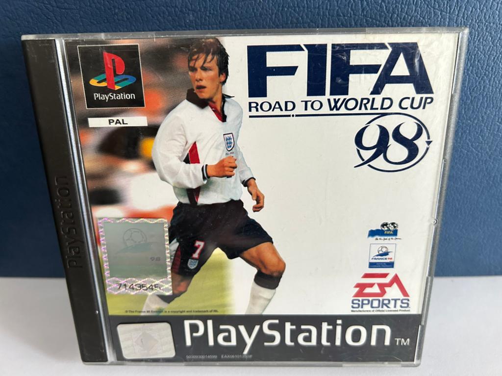 FIFA Road to World Cup 98 / Playstation 1 / PS1, Spelcomputers en Games, Ophalen of Verzenden, Zo goed als nieuw, Sport, 3 spelers of meer