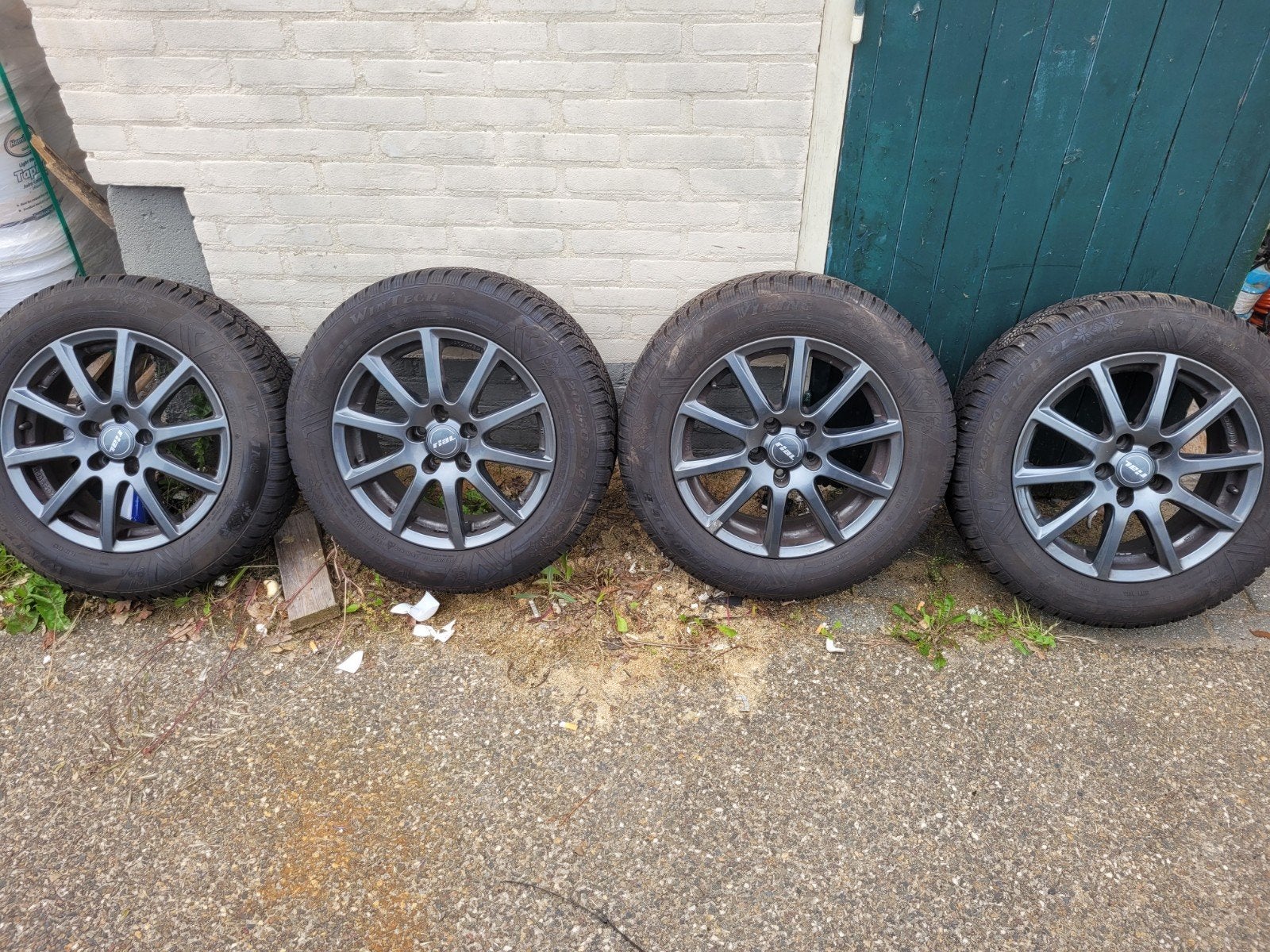 Set velgen met winterbanden 16 inch  5 x 114.3, Auto diversen, Wieldoppen, Ophalen