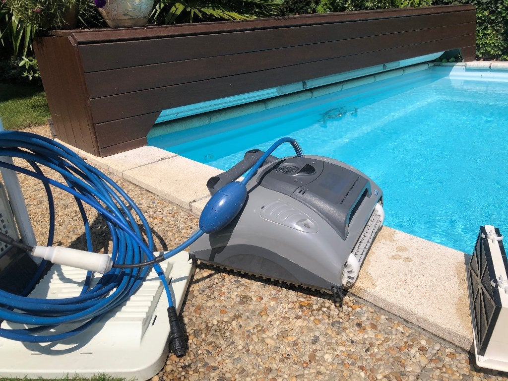 Zwembadrobot Dolphin supreme m3 swell smart, Tuin en Terras, Zwembad-toebehoren, Ophalen, Zo goed als nieuw
