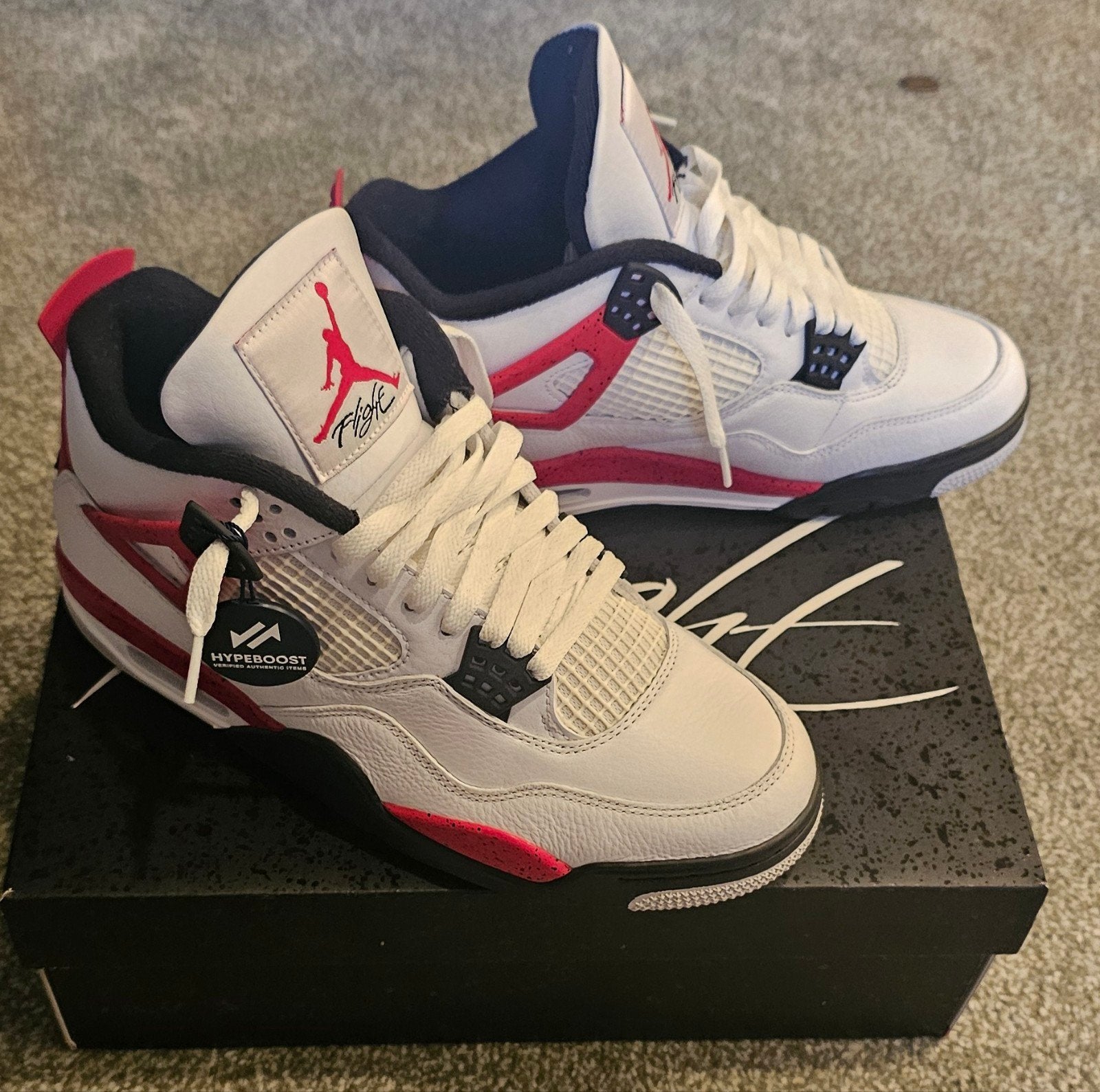Air Jordan 4 Red Cement 42 - Zo goed als nieuw, Kleding | Heren, Schoenen, Overige kleuren, Nike Jordan, Ophalen of Verzenden