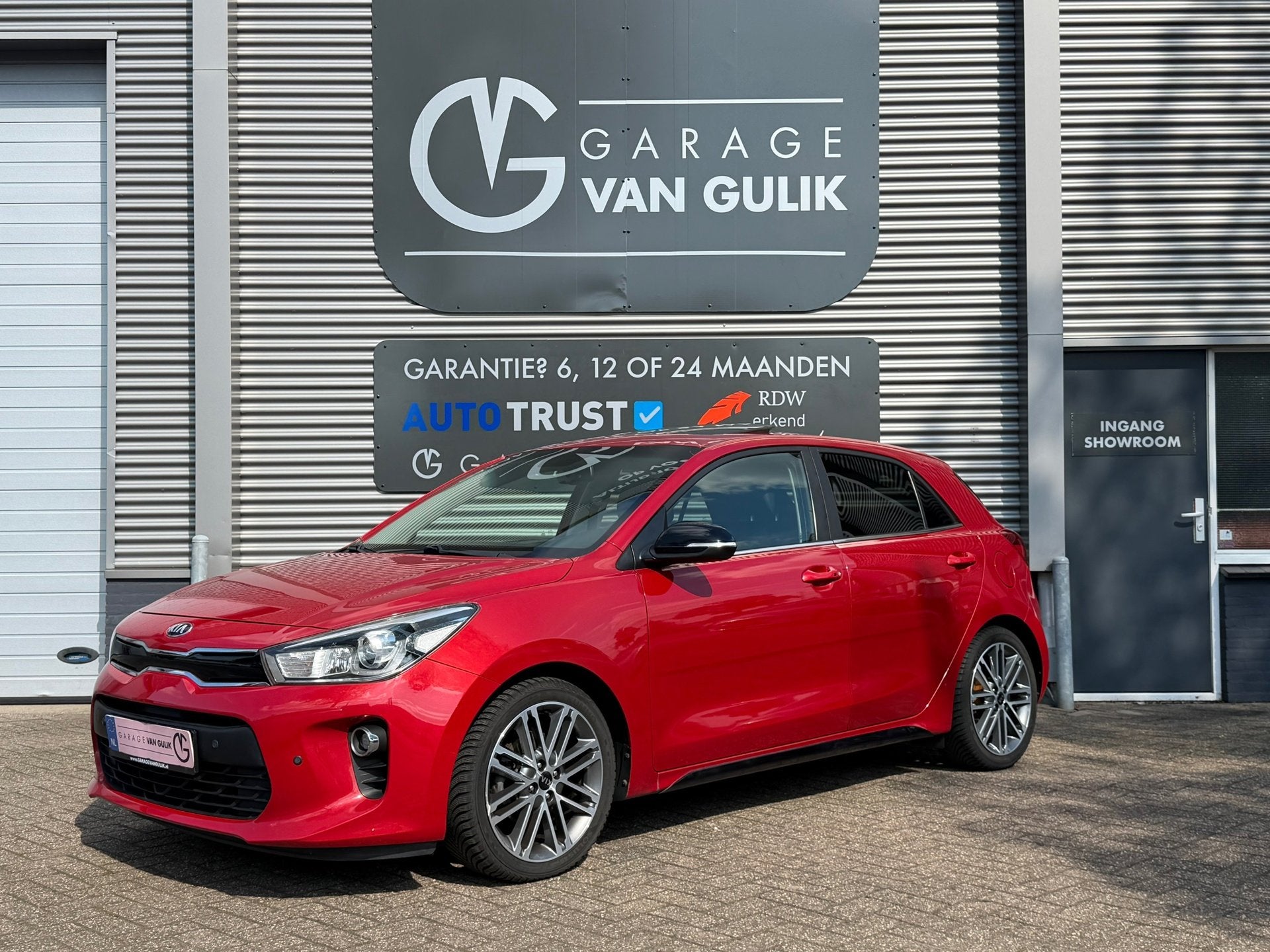 Kia Rio 1.0 120PK TGDI Platinum Clima,Cruise,Schuifdak,Apple, Voorwielaandrijving, 450 kg, Gebruikt, Zwart