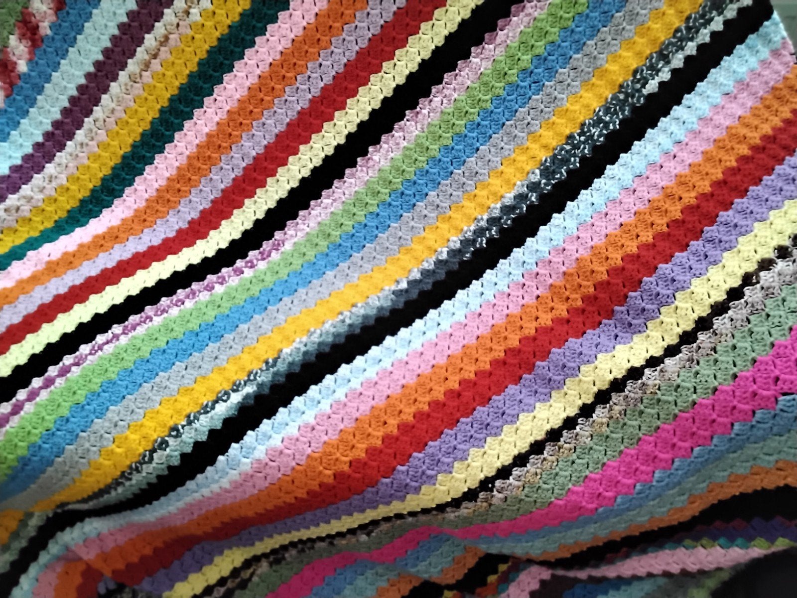 Nieuw gehaakte grote deken/plaid in mooie kleuren, Verzenden, Nieuw