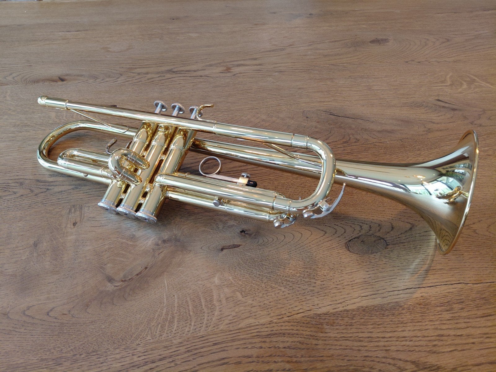 Yamaha YTR-2330 Trompet - Zo goed als nieuw, compleet, Ophalen of Verzenden, Zo goed als nieuw, Bes-trompet, Met koffer