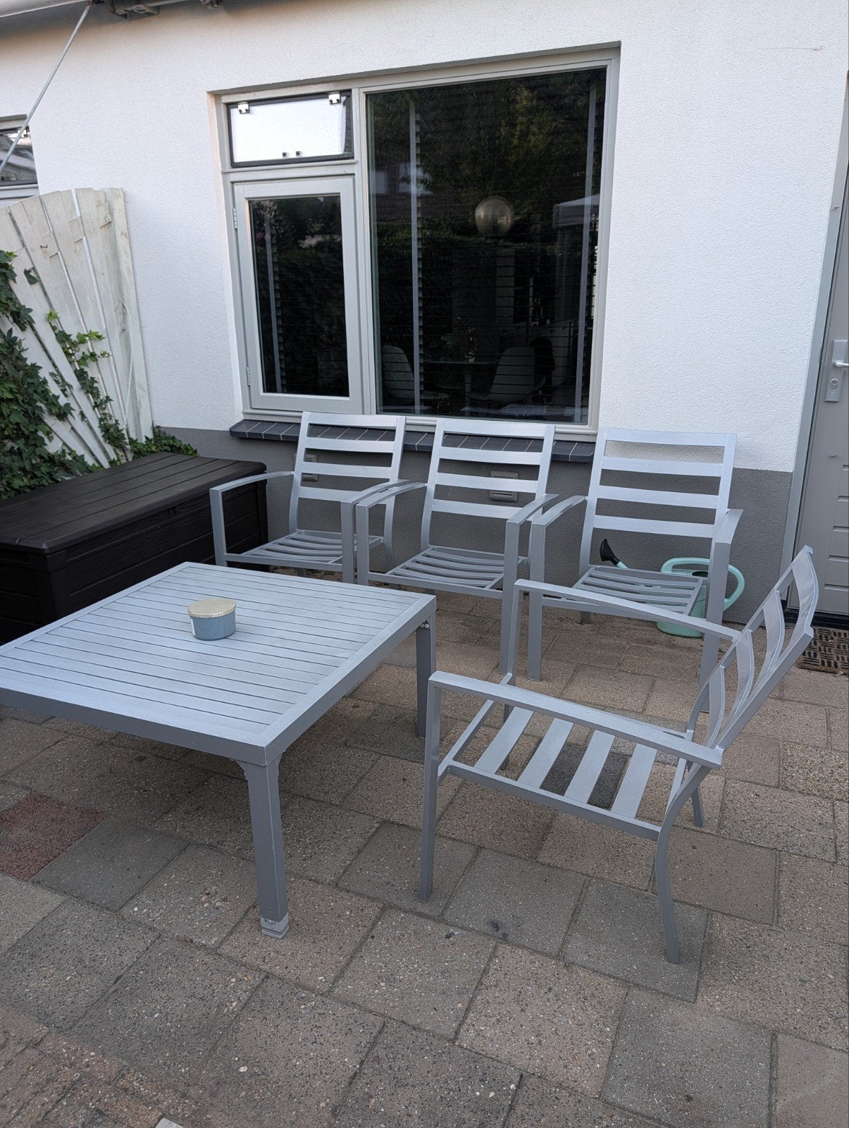Aluminium Loungeset met Nette Kussens, 4 zitplaatsen, Gebruikt, Bijzettafel, Aluminium